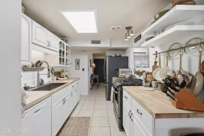 8000 E Beverly Street, Tucson, AZ 85710 - Photo 10