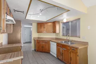 1859 Bel Aire Ct, Tucson, AZ 85705 - Photo 8