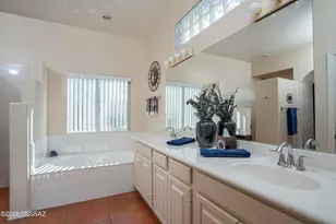 715 W Panorama Rd, Tucson, AZ 85704 - Photo 20