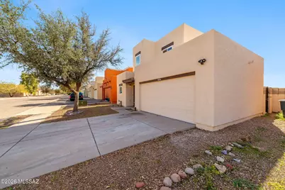 1694 E Calle Grandiosa, Tucson, AZ 85706 - Photo 2