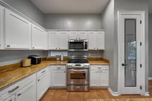 8286 N Amber Burst Dr, Tucson, AZ 85743 - Photo 10