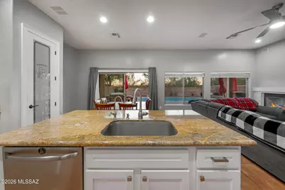 8286 N Amber Burst Drive, Tucson, AZ 85743 - Photo 12