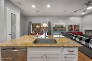 8286 N Amber Burst Dr, Tucson, AZ 85743 - Photo 12