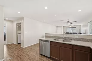 3304 W Athenee Ct, Tucson, AZ 85746 - Photo 8