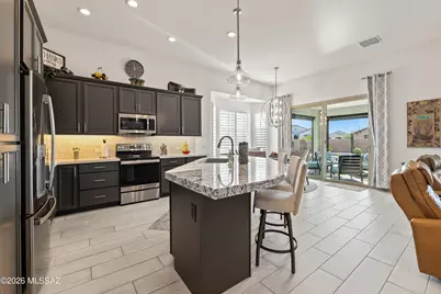 1438 E Golden Rock Way, Green Valley, AZ 85614 - Photo 8