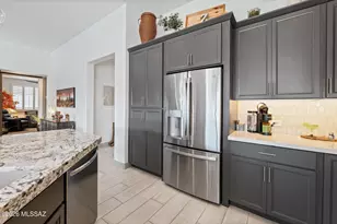 1438 E Golden Rock Wy, Green Valley, AZ 85614 - Photo 16