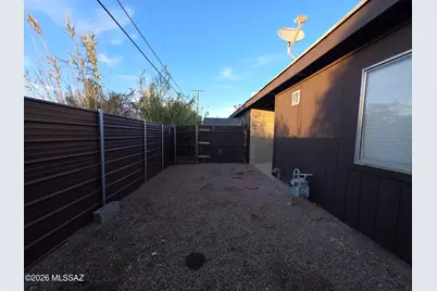 211 W Roger Road #9, Tucson, AZ 85705 - Photo 16
