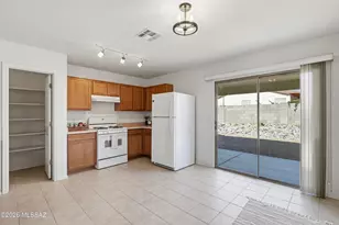 9933 E Rocky Wash Dr, Tucson, AZ 85748 - Photo 10