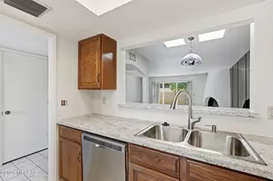 7754 E Hawthorne St, Tucson, AZ 85710 - Photo 10