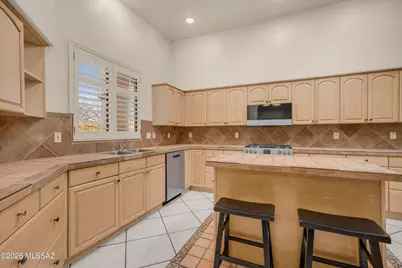 1502 N Coral Bells Drive, Tucson, AZ 85745 - Photo 10