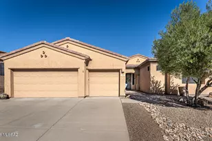 976 W Tenniel Dr, Green Valley, AZ 85614 - Photo 2