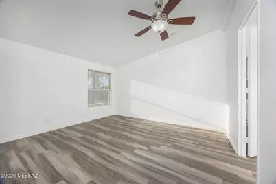 8033 S Farmcreek Drive, Tucson, AZ 85756 - Photo 8