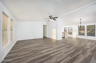 8033 S Farmcreek Dr, Tucson, AZ 85756 - Photo 2