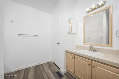 8033 S Farmcreek Drive, Tucson, AZ 85756 - Photo 10