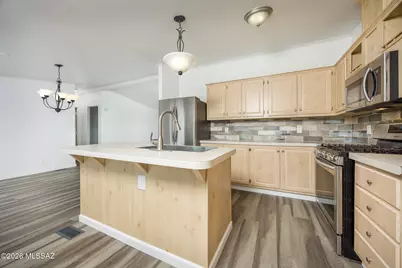 8033 S Farmcreek Drive, Tucson, AZ 85756 - Photo 4