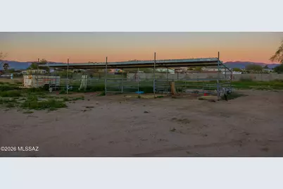 8033 S Farmcreek Drive, Tucson, AZ 85756 - Photo 18