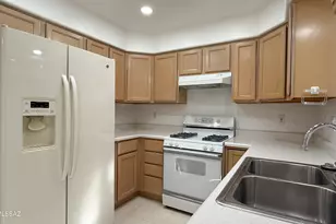 11 W Roma Dr, Tucson, AZ 85737 - Photo 10