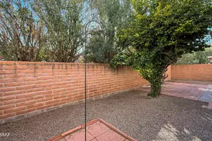 11 W Roma Dr, Tucson, AZ 85737 - Photo 18