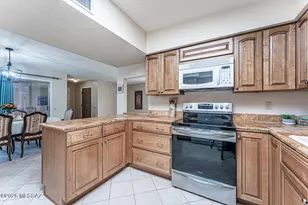 942 W Calle Del Regalo, Green Valley, AZ 85614 - Photo 10