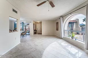 942 W Calle Del Regalo, Green Valley, AZ 85614 - Photo 16