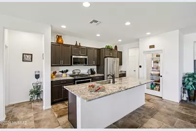 10081 N Indian Jewel Drive, Tucson, AZ 85742 - Photo 12