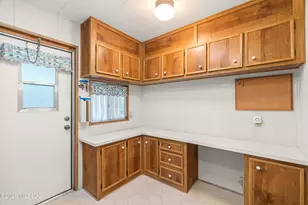 145 W Pinon Dr, Green Valley, AZ 85614 - Photo 10