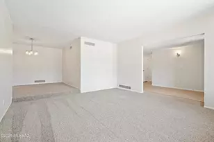 9422 E Barrudean Hills St, Tucson, AZ 85710 - Photo 8