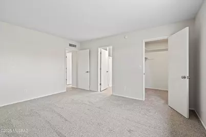 9422 E Barrudean Hills Street, Tucson, AZ 85710 - Photo 34