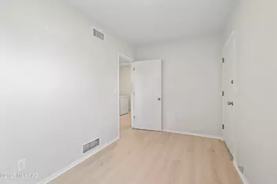 9422 E Barrudean Hills Street, Tucson, AZ 85710 - Photo 20