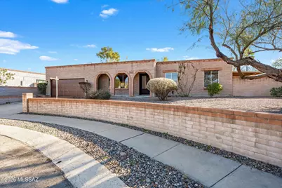 9422 E Barrudean Hills Street, Tucson, AZ 85710 - Photo 1