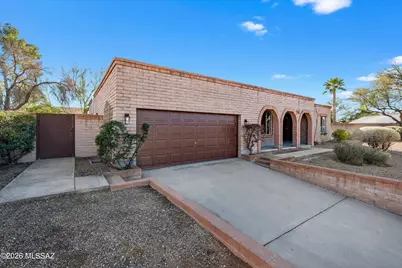 9422 E Barrudean Hills Street, Tucson, AZ 85710 - Photo 2
