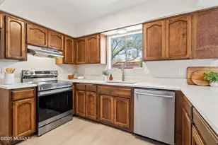 9422 E Barrudean Hills St, Tucson, AZ 85710 - Photo 14