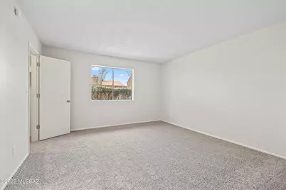 9422 E Barrudean Hills Street, Tucson, AZ 85710 - Photo 32