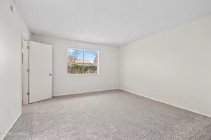 9422 E Barrudean Hills St, Tucson, AZ 85710 - Photo 32