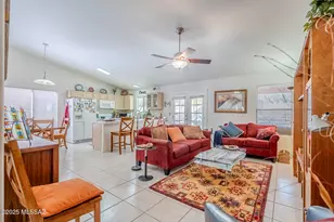 2240 S Quail Hollow Dr, Tucson, AZ 85710 - Photo 10