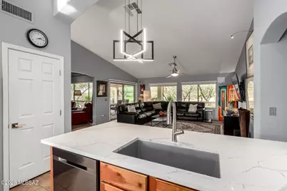 2703 E Glen Canyon Road, Green Valley, AZ 85614 - Photo 14