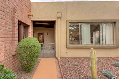 1020 W Camino Velasquez, Green Valley, AZ 85622 - Photo 4