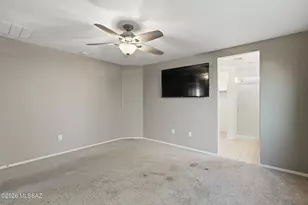 8763 N Black Pine Dr, Tucson, AZ 85743 - Photo 20