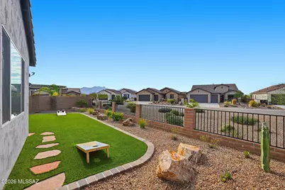 1432 E Golden Rock Way, Green Valley, AZ 85614 - Photo 2