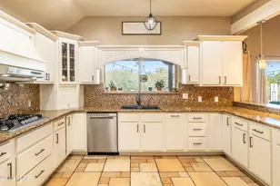 1632 W Placita Lluvia De Oro, Sahuarita, AZ 85629 - Photo 14