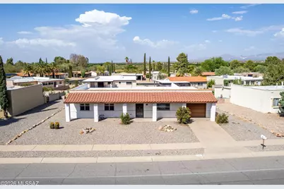 921 S Abrego Drive, Green Valley, AZ 85614 - Photo 1