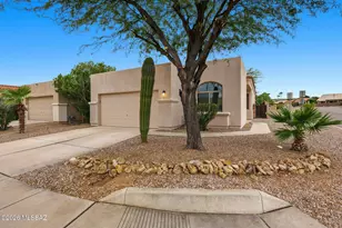 2455 N Avenida TABICA, Green Valley, AZ 85614 - Photo 2