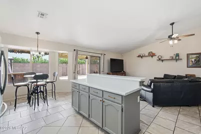 1537 W Via De Chapala, Sahuarita, AZ 85629 - Photo 10