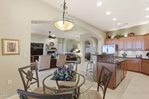 1962 W Acacia Bluffs Dr, Green Valley, AZ 85622 - Photo 4