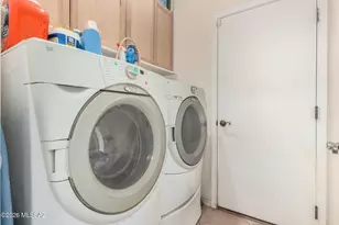 9397 E Grapevine Spring Pl, Tucson, AZ 85710 - Photo 18