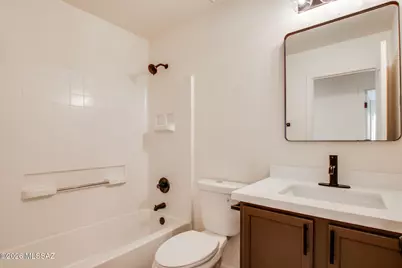 9410 E Grapevine Spring Place, Tucson, AZ 85710 - Photo 20