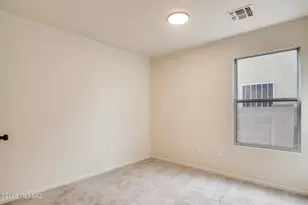 9410 E Grapevine Spring Pl, Tucson, AZ 85710 - Photo 18