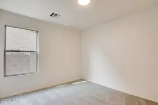 9410 E Grapevine Spring Pl, Tucson, AZ 85710 - Photo 22