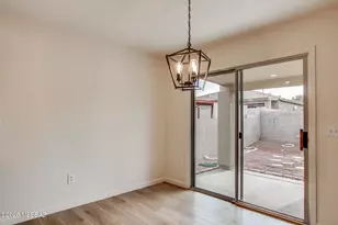 9410 E Grapevine Spring Pl, Tucson, AZ 85710 - Photo 10