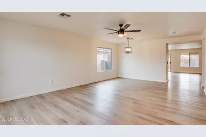 9410 E Grapevine Spring Place, Tucson, AZ 85710 - Photo 12